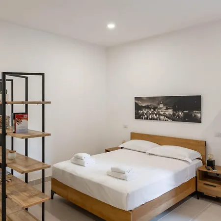 Apartment When In Rome