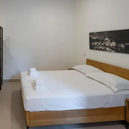 Apartment When In Rome